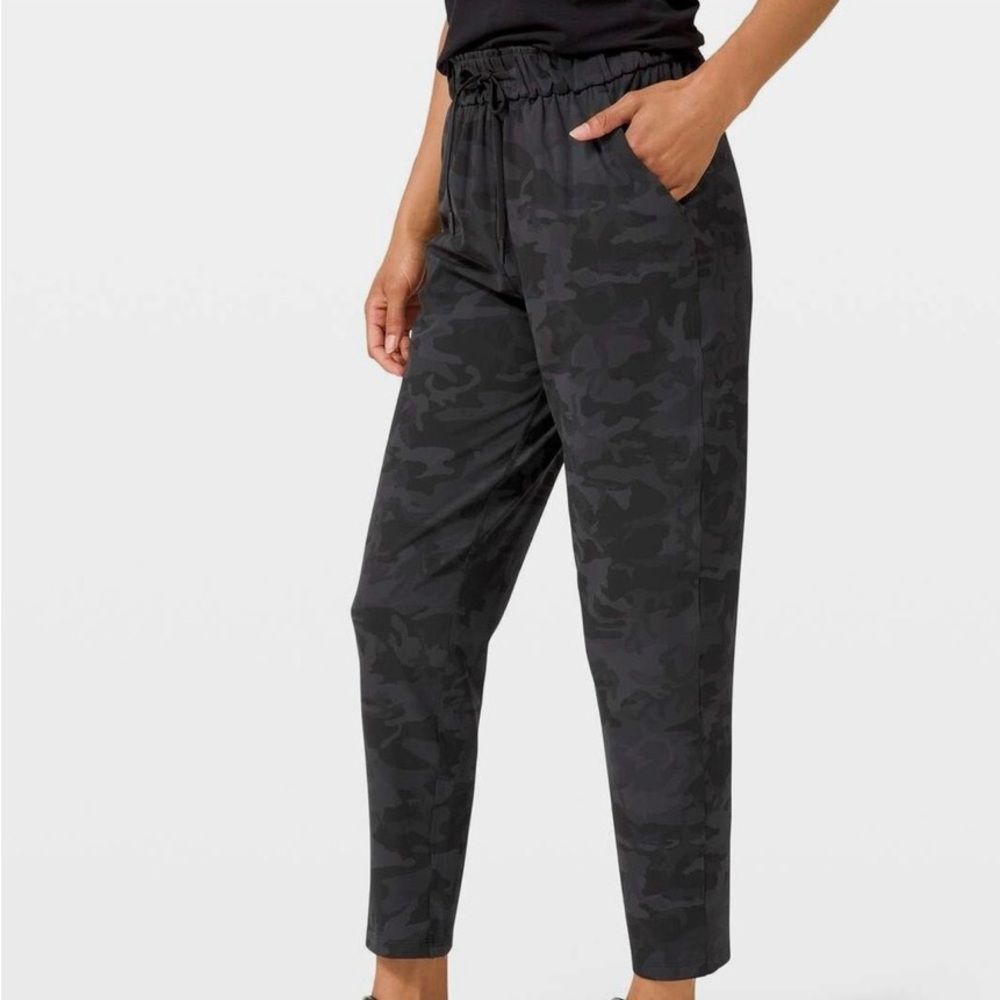 Lululemon Keep Moving Pant 7/8 High Rise (Incognito Camo Multi Grey)